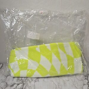 Stretchy bag neon green and white